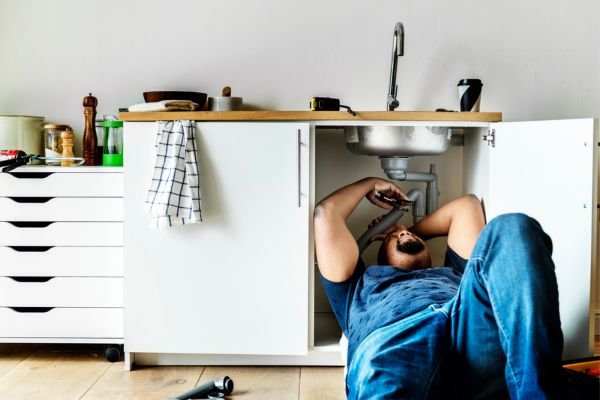How Much Does a Plumber Cost to Unclog a Drain?